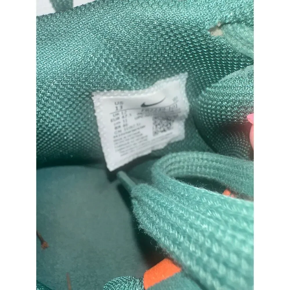 Nike preowned visible